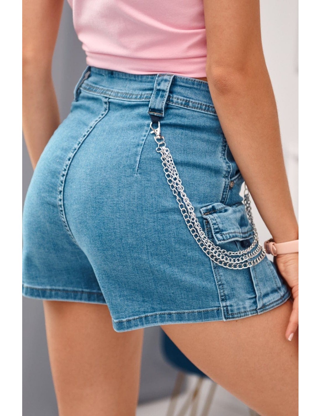 Short denim shorts with pockets and chain 02500 - Online store - Boutique